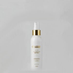 Um frasco de spray branco com tampa e rótulo dourados, rotulado como Lizzon Professional e Booster Ativador Liso Blindado Express, contém 100 ml de produto. O fundo é cinza claro liso.