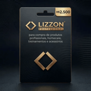 Um cartão-presente Lizzon de R$ 5.000,00 está em pé sobre um fundo escuro, exibindo um texto que destaca seu uso para a compra de produtos profissionais, cuidados domiciliares, treinamento e acessórios.
