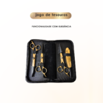 A caixa preta aberta exibe o Jogo de Tesouras Lizzon: um conjunto de cinco ferramentas de cabeleireiro douradas, incluindo tesouras e lâminas, em um fundo neutro. "Jogo de tesouras" aparece acima e "FUNCIONALIDADE COM ELEGÂNCIA." aparece abaixo.