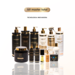 Uma coleção de produtos de cuidados com o cabelo da Lizzon para a perfeição do liso, incluindo xampus, condicionadores, óleos, cremes e sprays, dispostos em fileiras sobre um fundo branco. O texto acima diz kit master total e TECNOLOGIA INOVADORA.